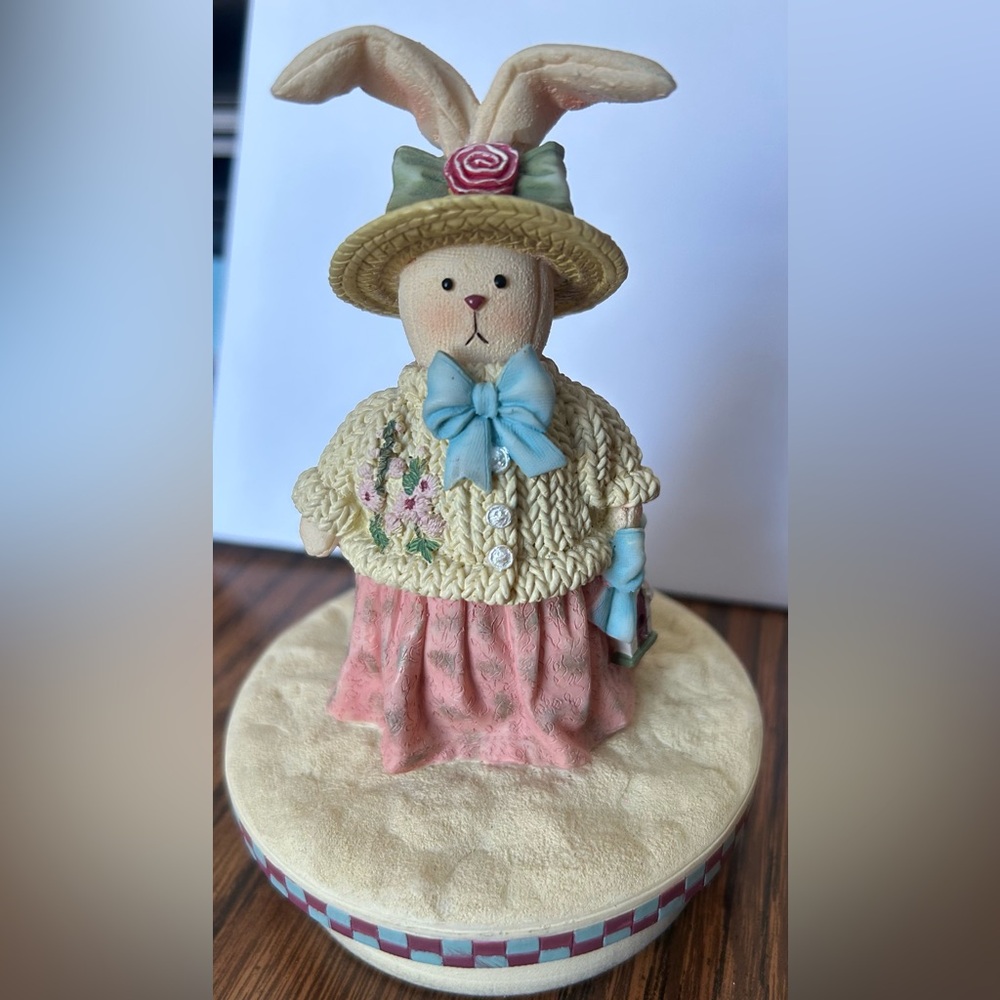 Retired Yankee Candle Easter Bunny Lady Jar Topper Cottage Spring Decor 2000s